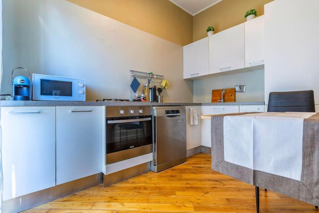 מילאנו Sunny & Updated Flat With Panoramic City View 50M From M4 Stop מראה חיצוני תמונה