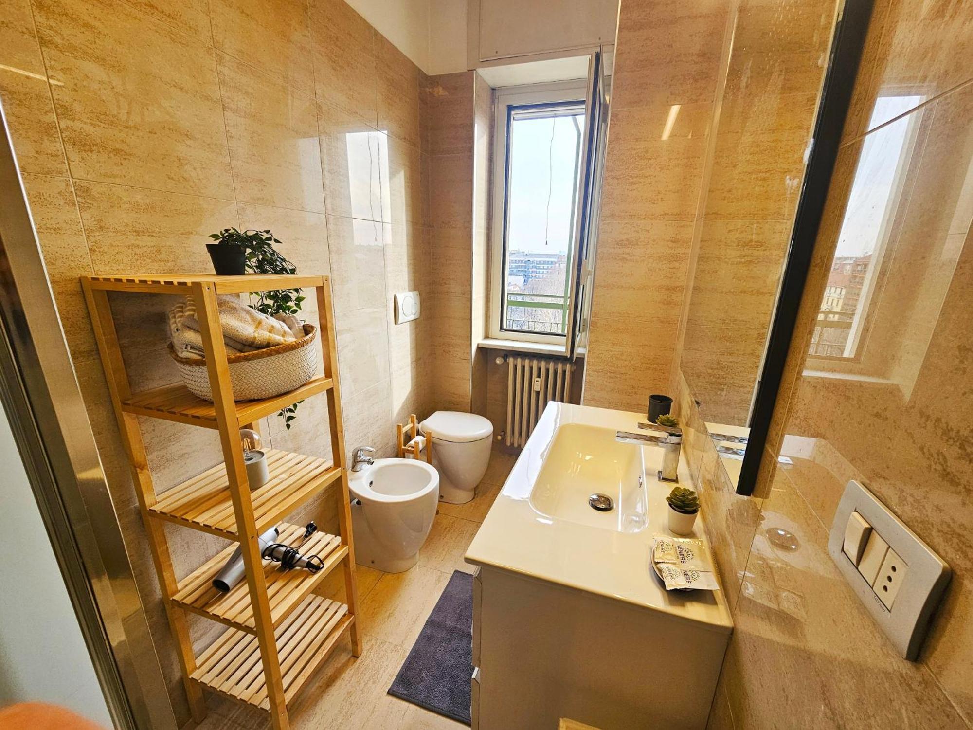 מילאנו Sunny & Updated Flat With Panoramic City View 50M From M4 Stop מראה חיצוני תמונה